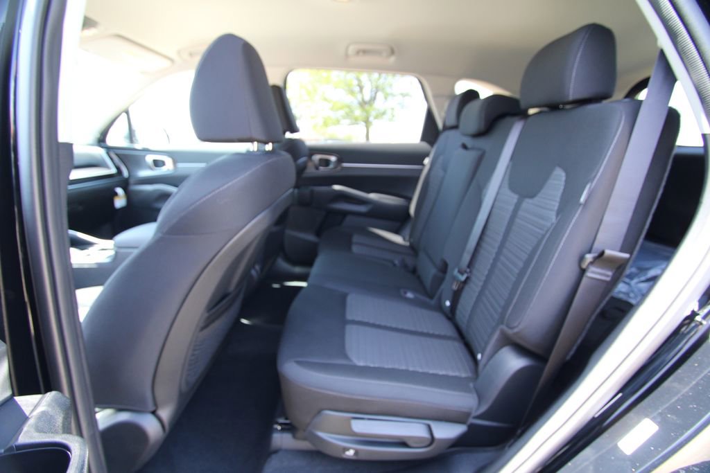 New 2026 Kia Sorento LX image 7