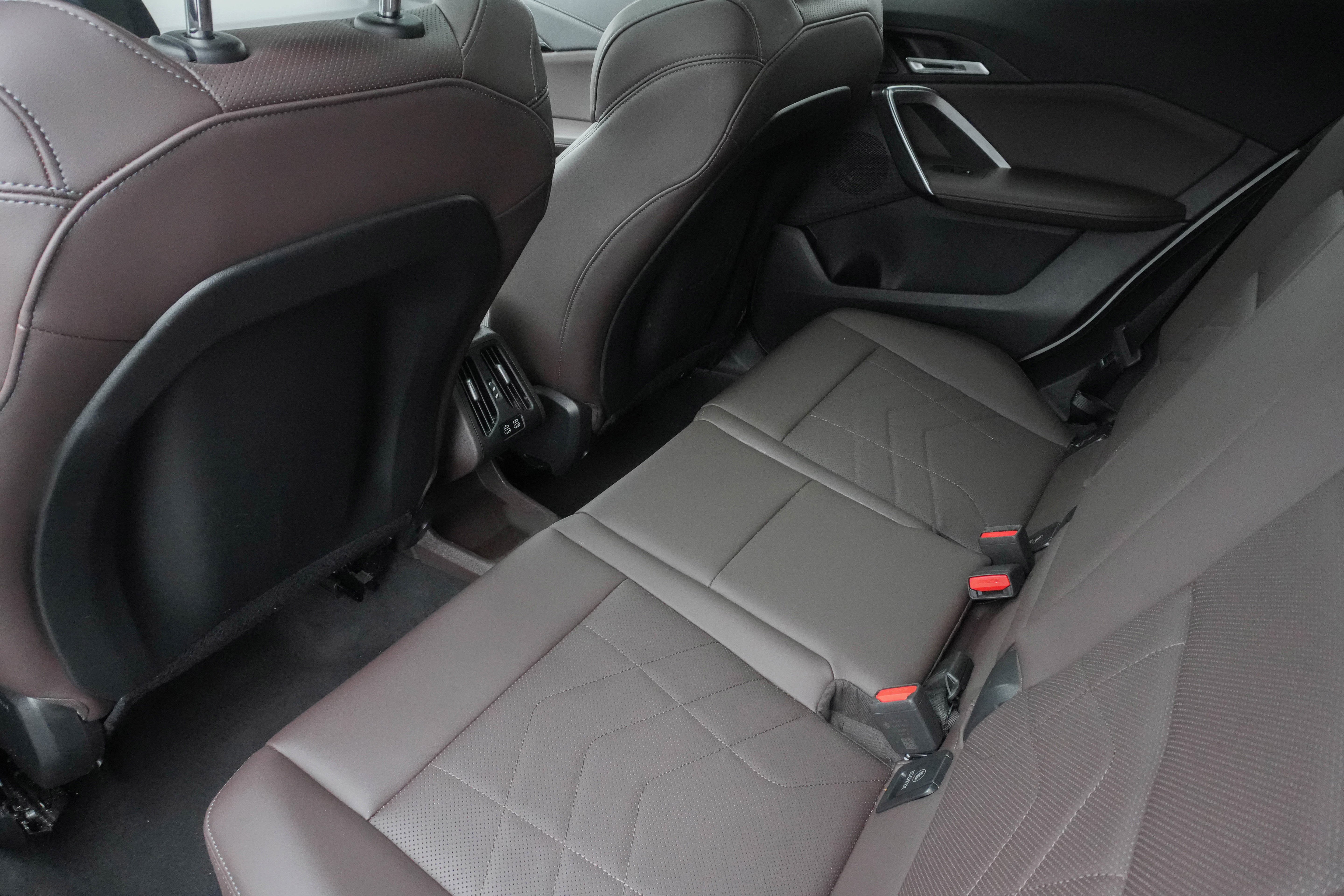 Certified 2025 BMW X2 xDrive28i image 33