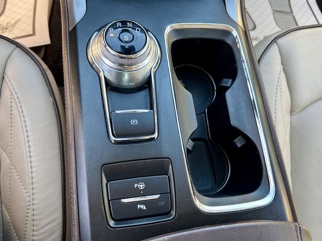Used 2017 Ford Fusion Platinum FWD image 16