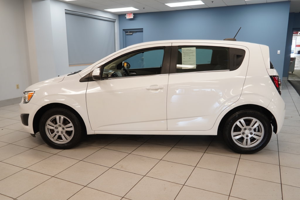 Used 2016 Chevrolet Sonic LT FWD image 2