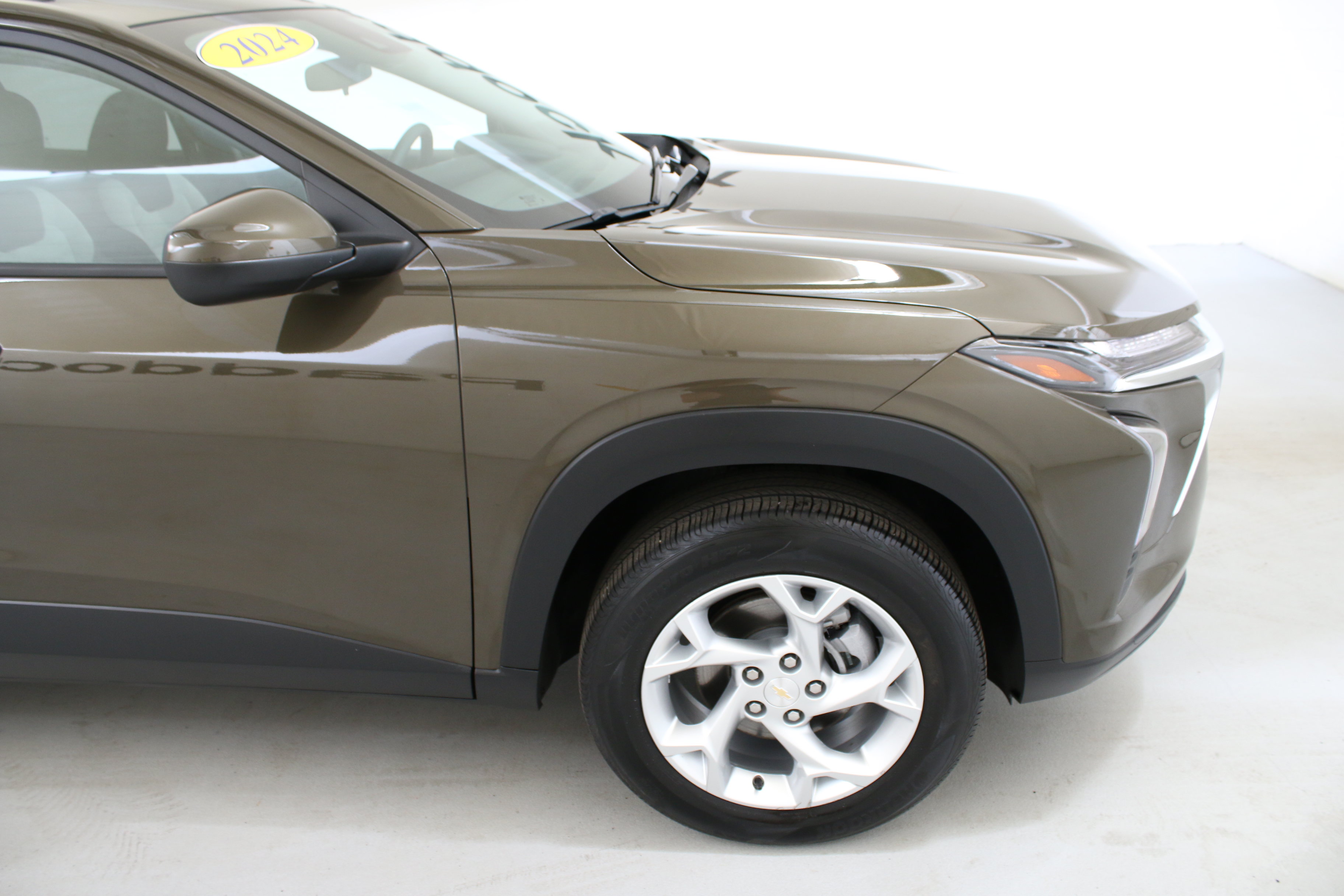 Used 2024 Chevrolet Trax LS w/ LS Convenience Package FWD image 10