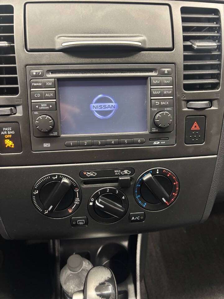 Used 2011 Nissan Versa Hatchback w/ Premium Pkg FWD image 20