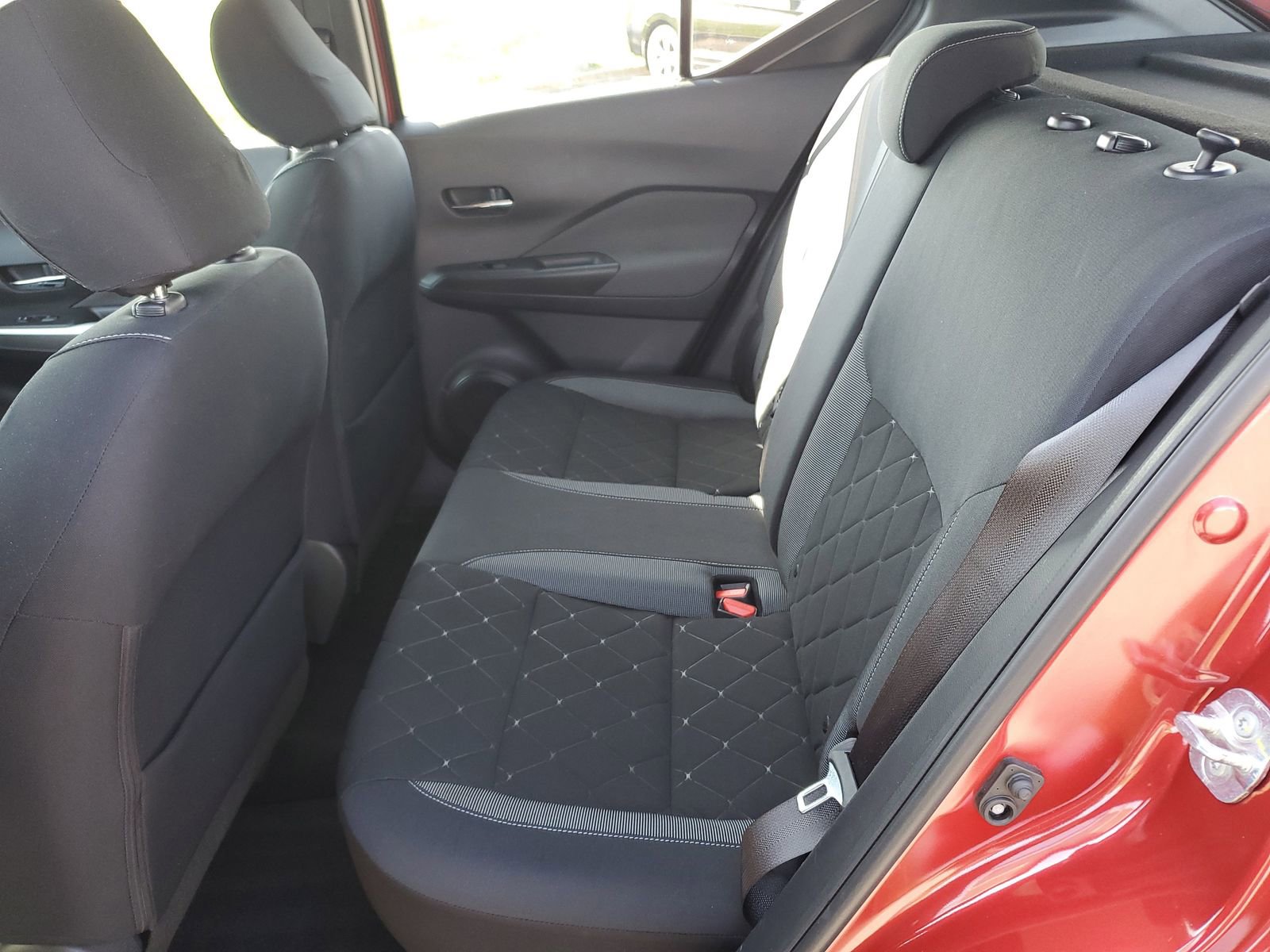 Used 2018 Nissan Kicks SV image 13