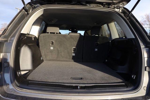 Used 2023 Jeep Grand Cherokee Laredo image 32