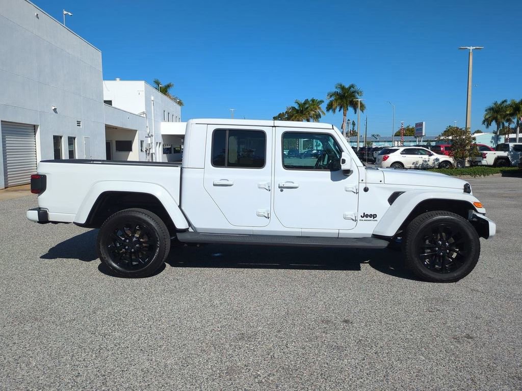 Used 2021 Jeep Gladiator Overland image 4