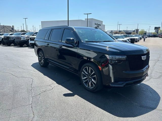 Used 2021 Cadillac Escalade ESV Sport Platinum AWD/4WD image 4