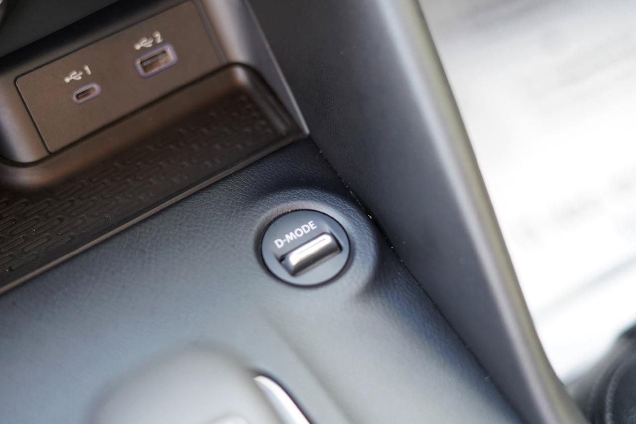 Used 2024 Nissan Z Performance w/ Heritage Edition RWD image 16