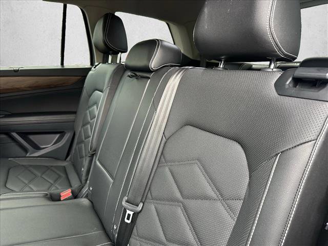 Used 2025 Volkswagen Atlas SE image 24