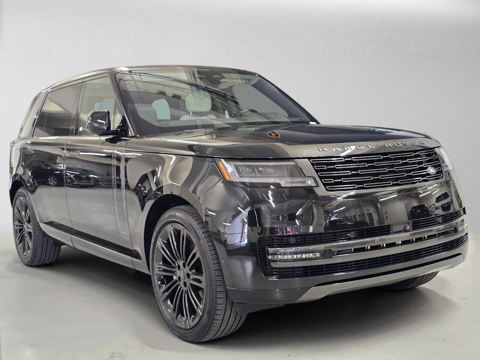 New 2026 Land Rover Range Rover Long Wheelbase SE AWD/4WD image 7