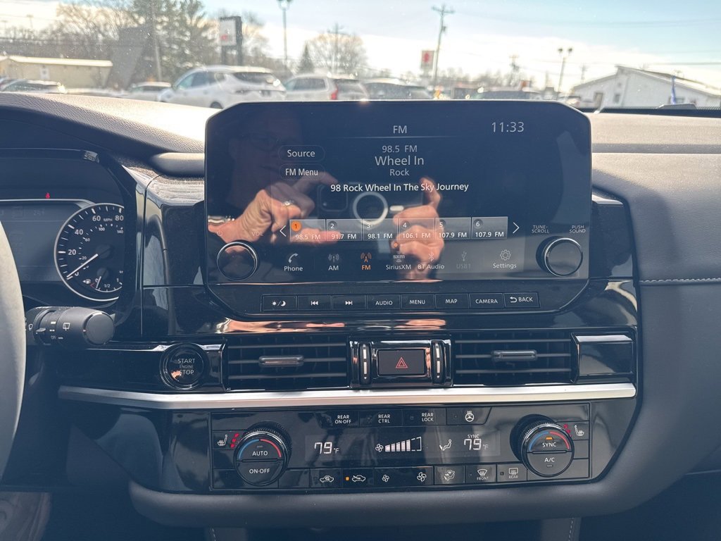 Used 2025 Nissan Pathfinder SL w/ Cargo Package image 34