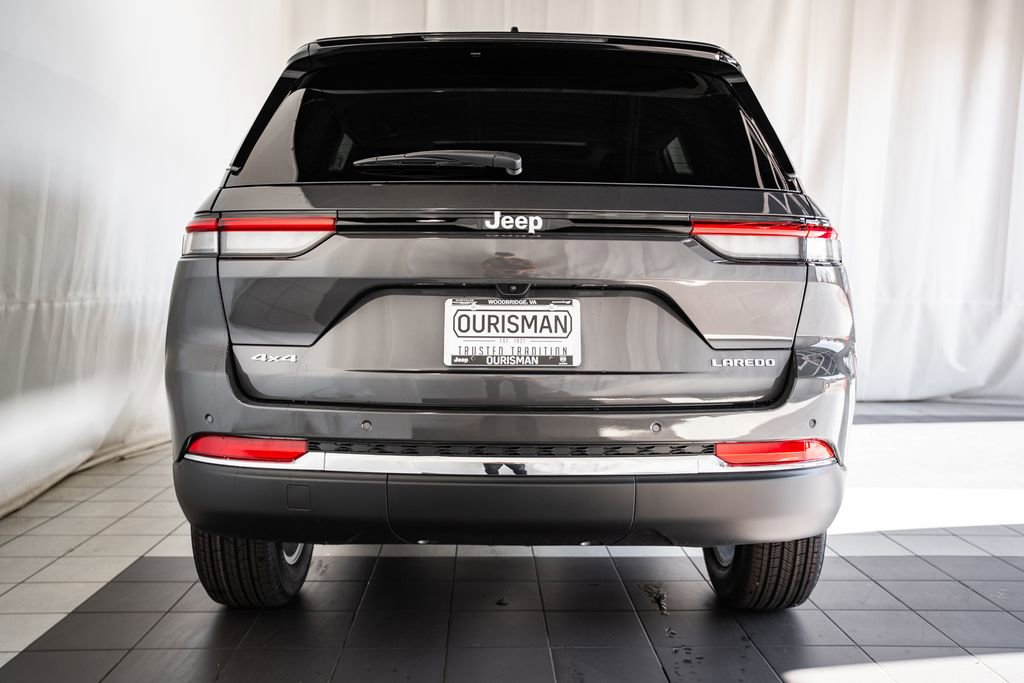 New 2025 Jeep Grand Cherokee Laredo X w/ Luxury Tech Group I image 4