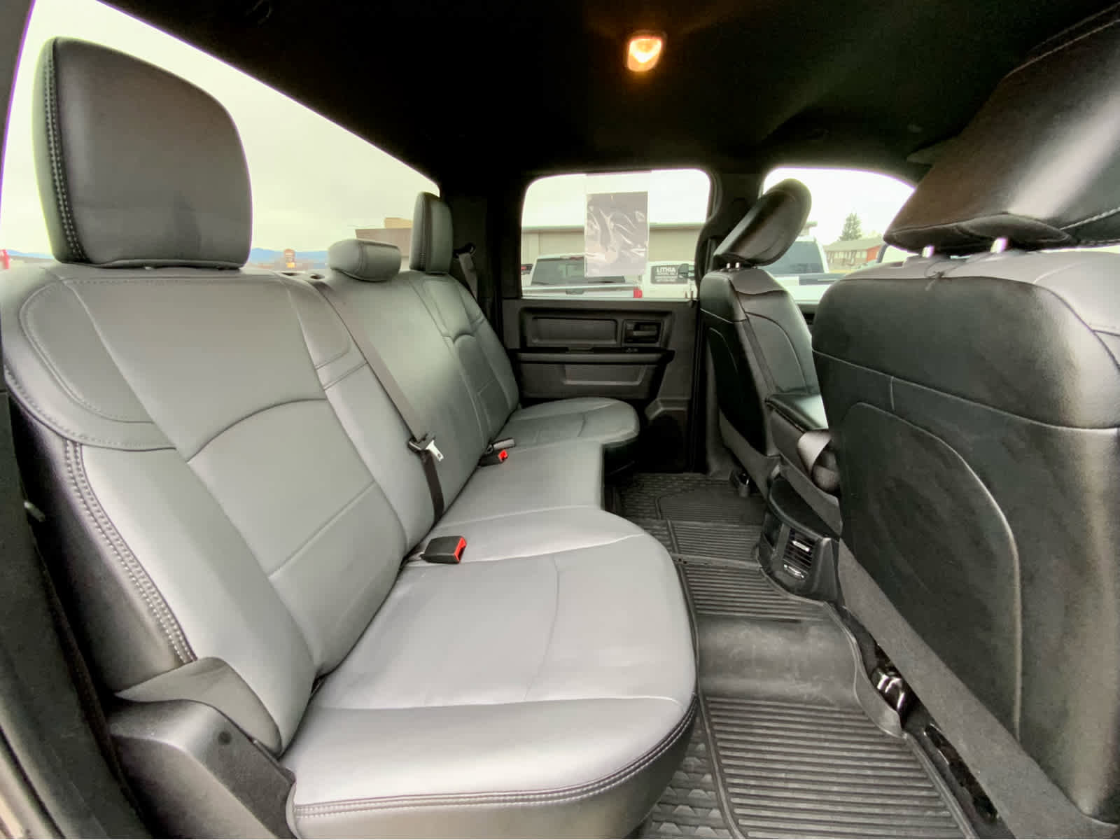 Used 2024 RAM 2500 Tradesman w/ Chrome Appearance Group image 25