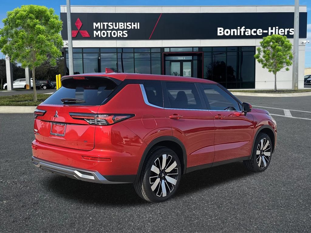 Used 2025 Mitsubishi Outlander SE FWD image 4