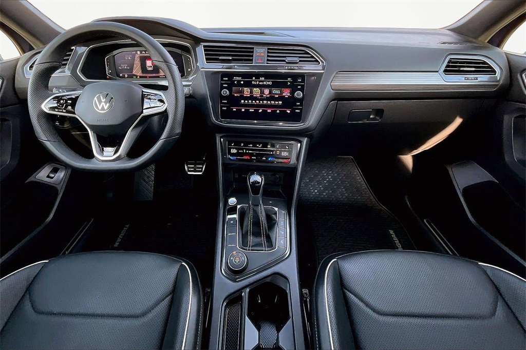 Used 2022 Volkswagen Tiguan SEL R-Line image 16