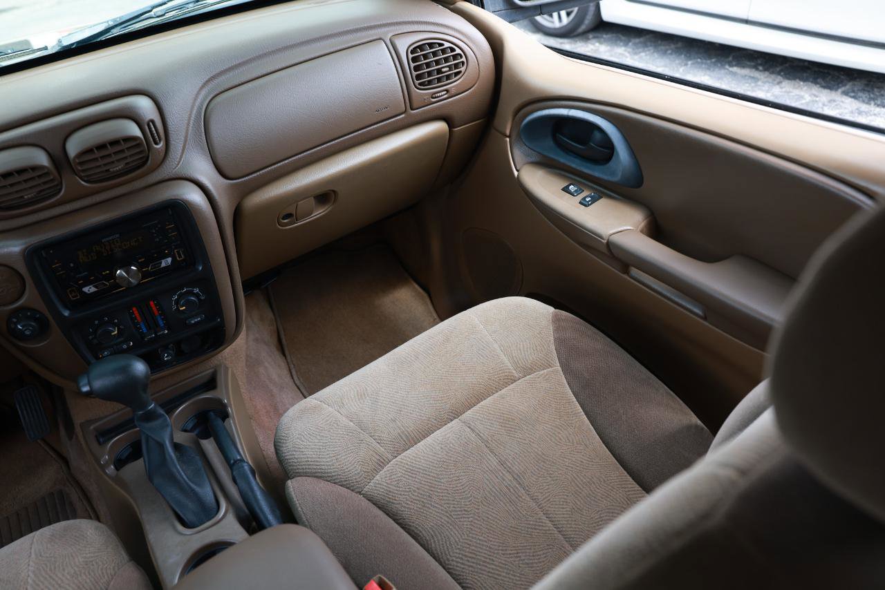 Used 2003 Chevrolet TrailBlazer LT image 22