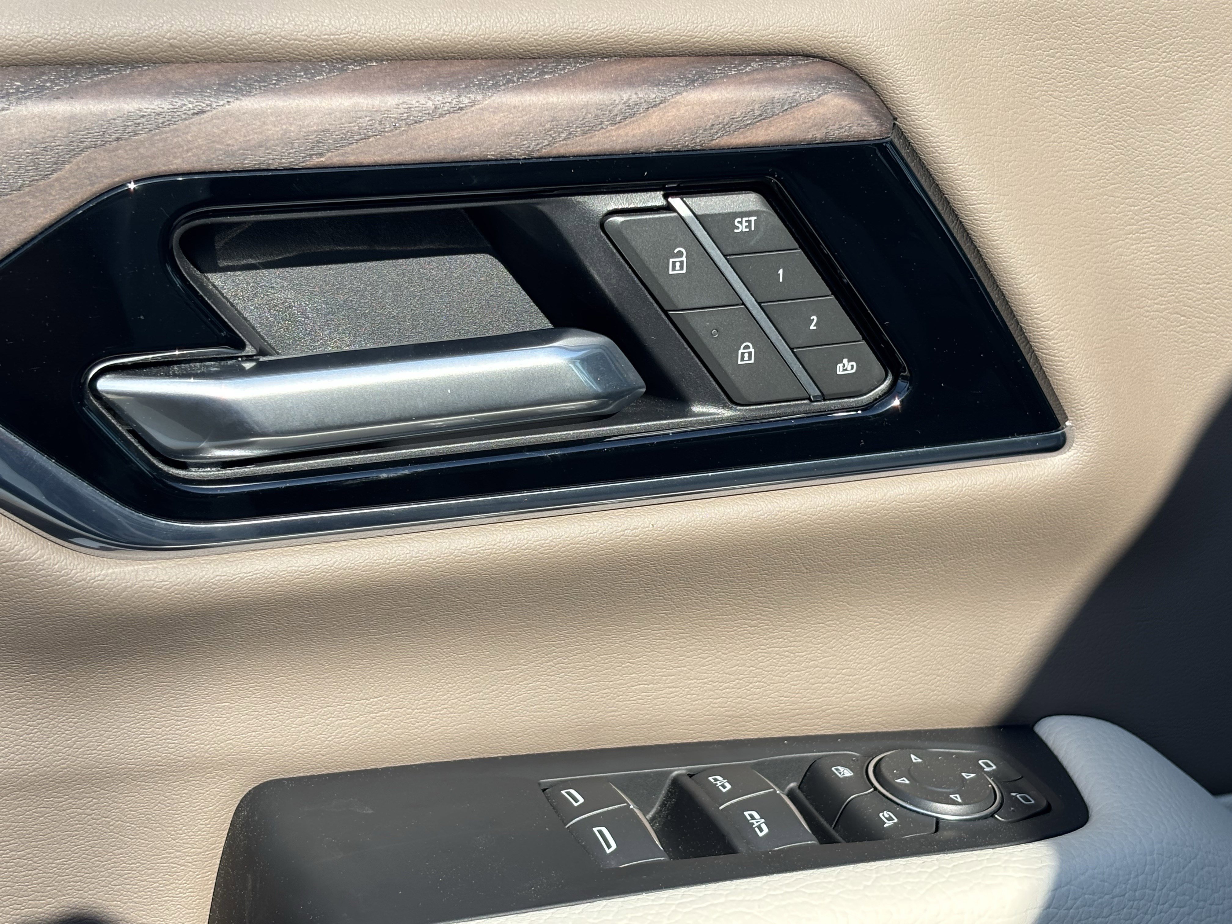 Used 2025 GMC Yukon Denali w/ LPO, Floor Liner Package image 15