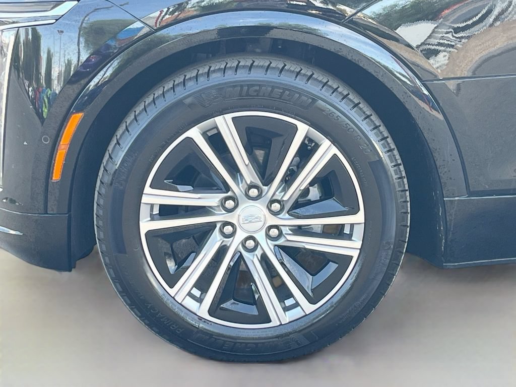 Used 2025 Cadillac Lyriq Luxury AWD/4WD image 33