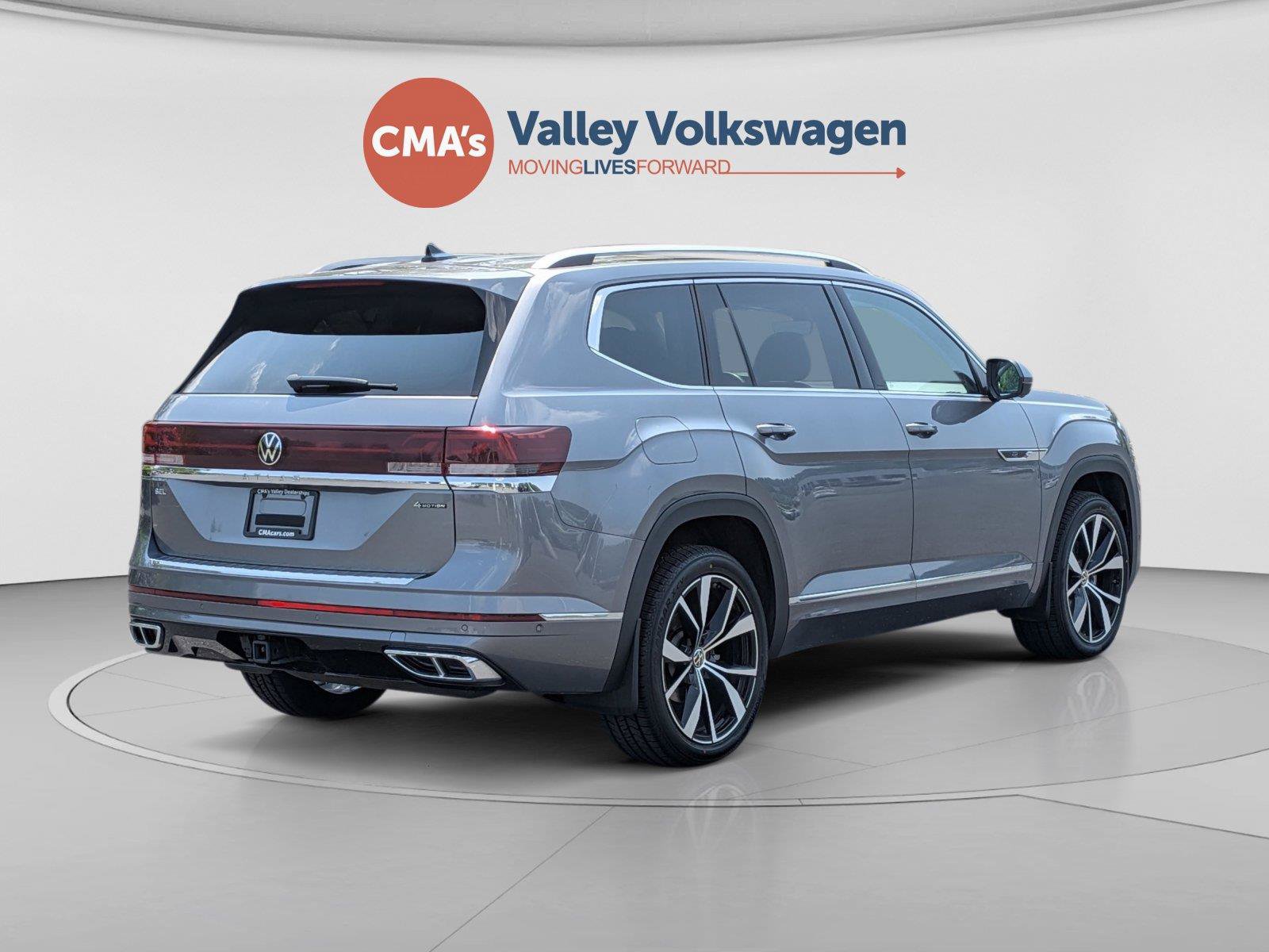 Used 2024 Volkswagen Atlas SEL Premium R-Line AWD/4WD image 5