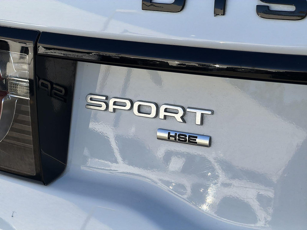 Used 2017 Land Rover Discovery Sport HSE AWD/4WD image 32