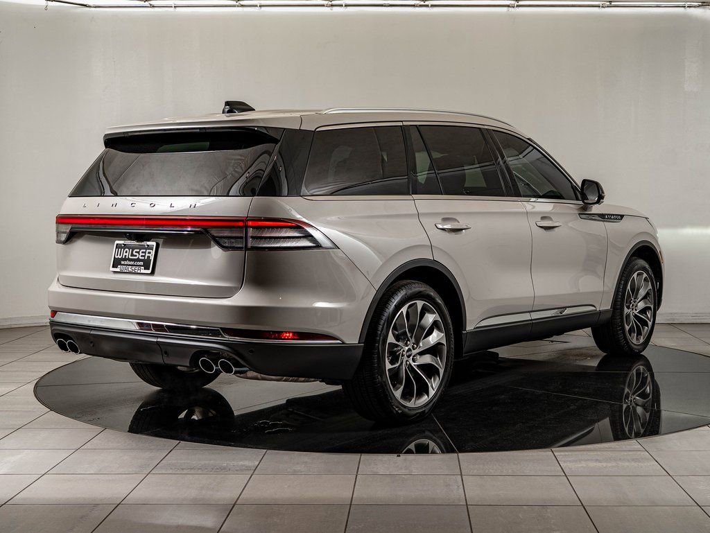 Used 2025 Lincoln Aviator Reserve w/ Luxury Package AWD/4WD image 10