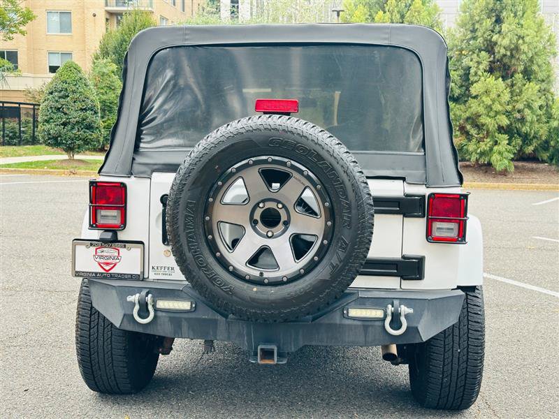 Used 2015 Jeep Wrangler Unlimited Sahara AWD/4WD image 39
