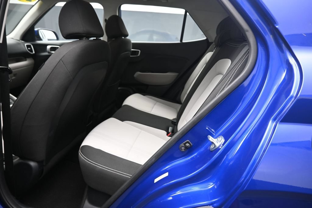Used 2024 Hyundai Venue SEL FWD image 21