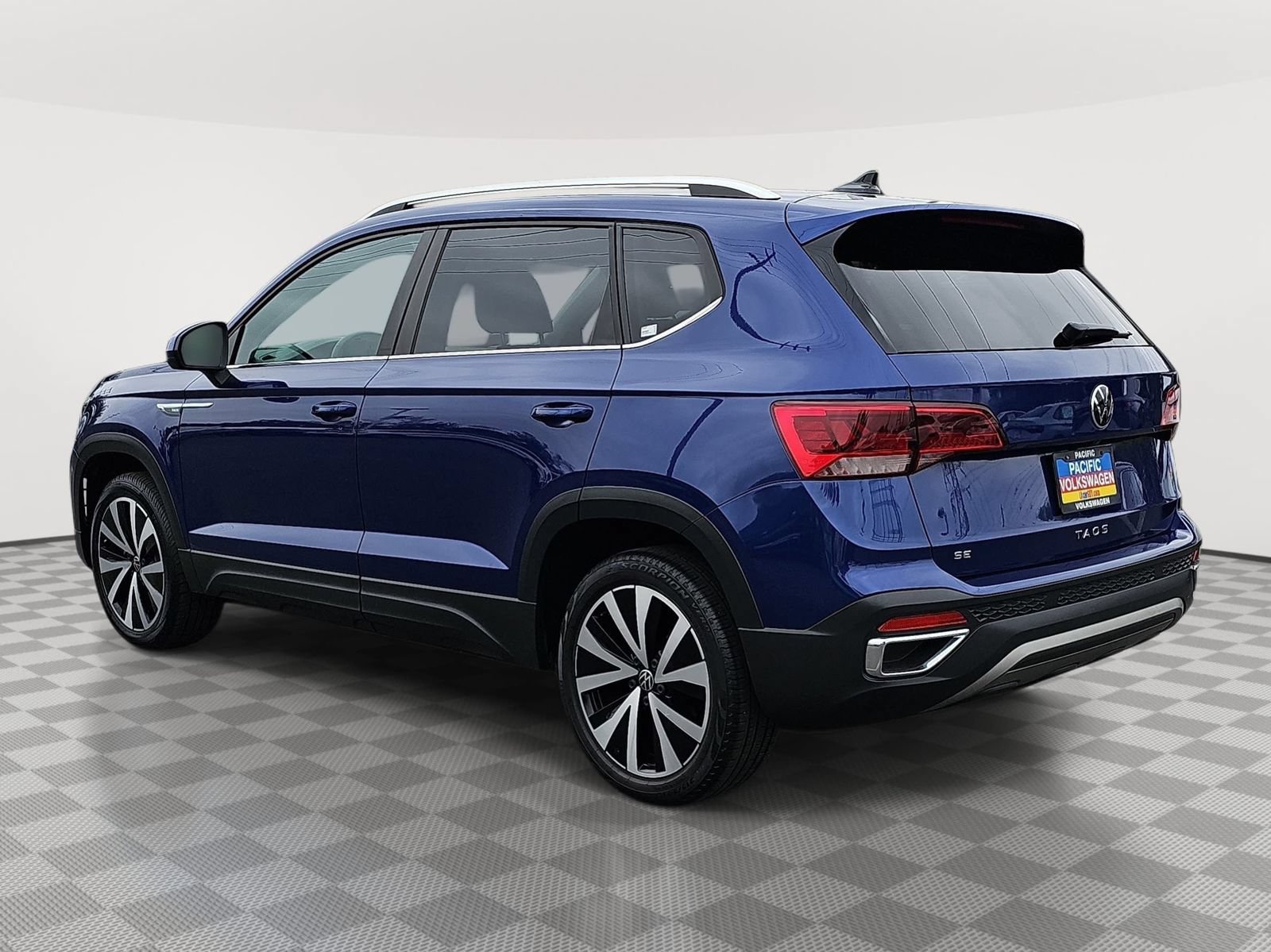 Used 2022 Volkswagen Taos SE FWD image 7