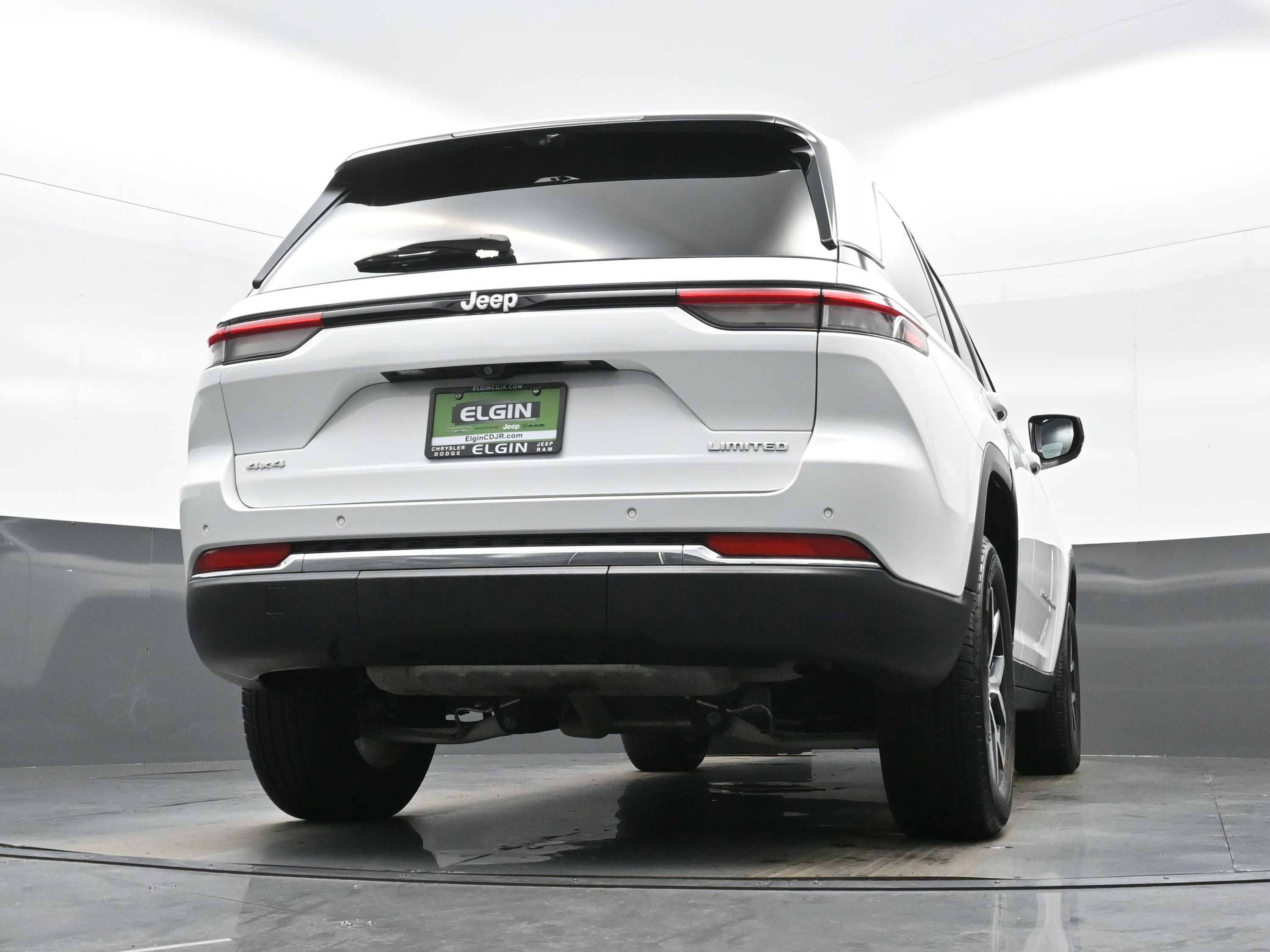 Used 2024 Jeep Grand Cherokee Limited w/ Luxury Tech Group II image 30