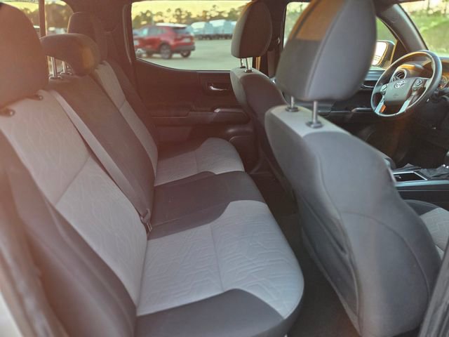 Used 2022 Toyota Tacoma TRD Off-Road image 18