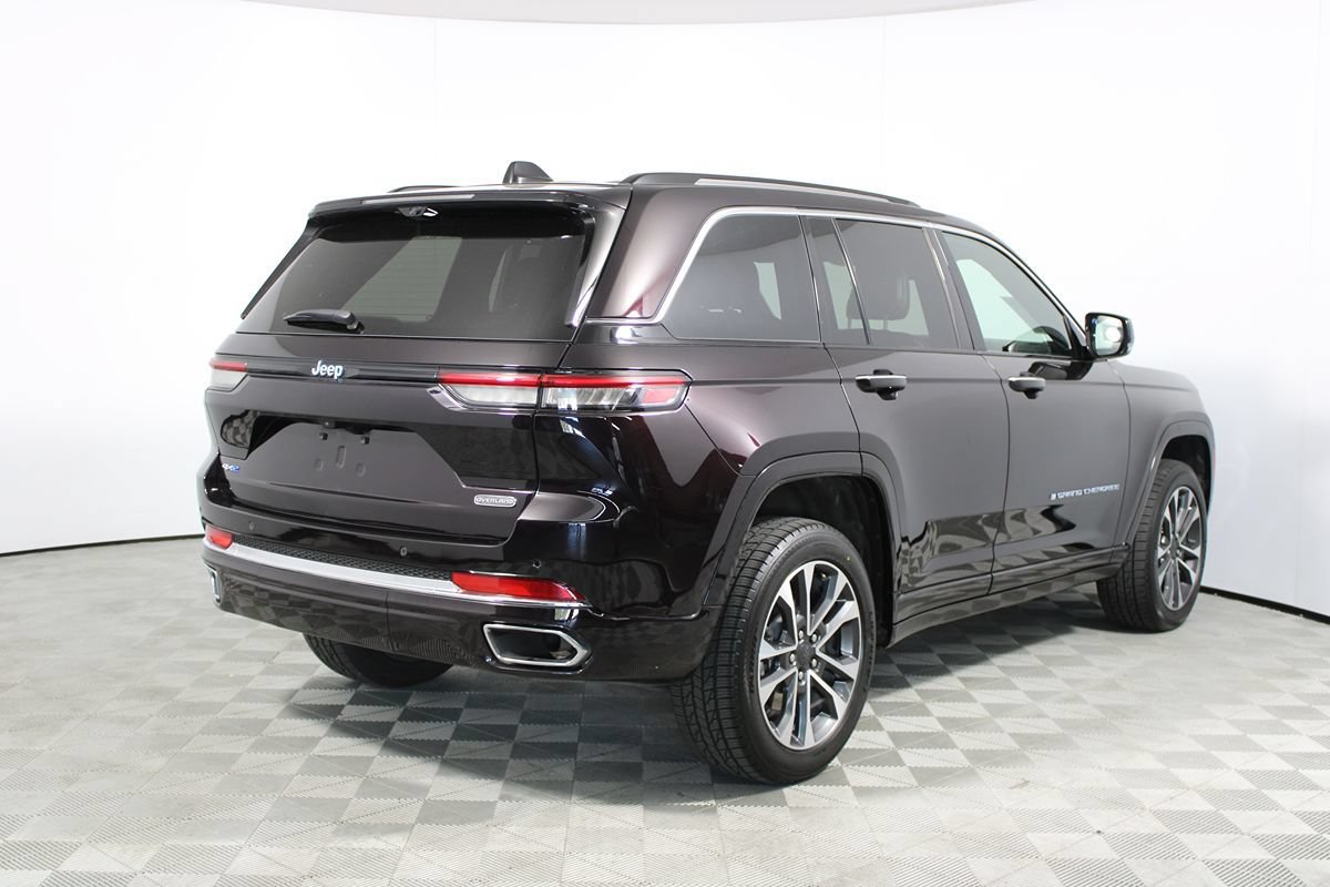 Used 2022 Jeep Grand Cherokee Overland w/ Luxury Tech Group IV AWD/4WD image 44