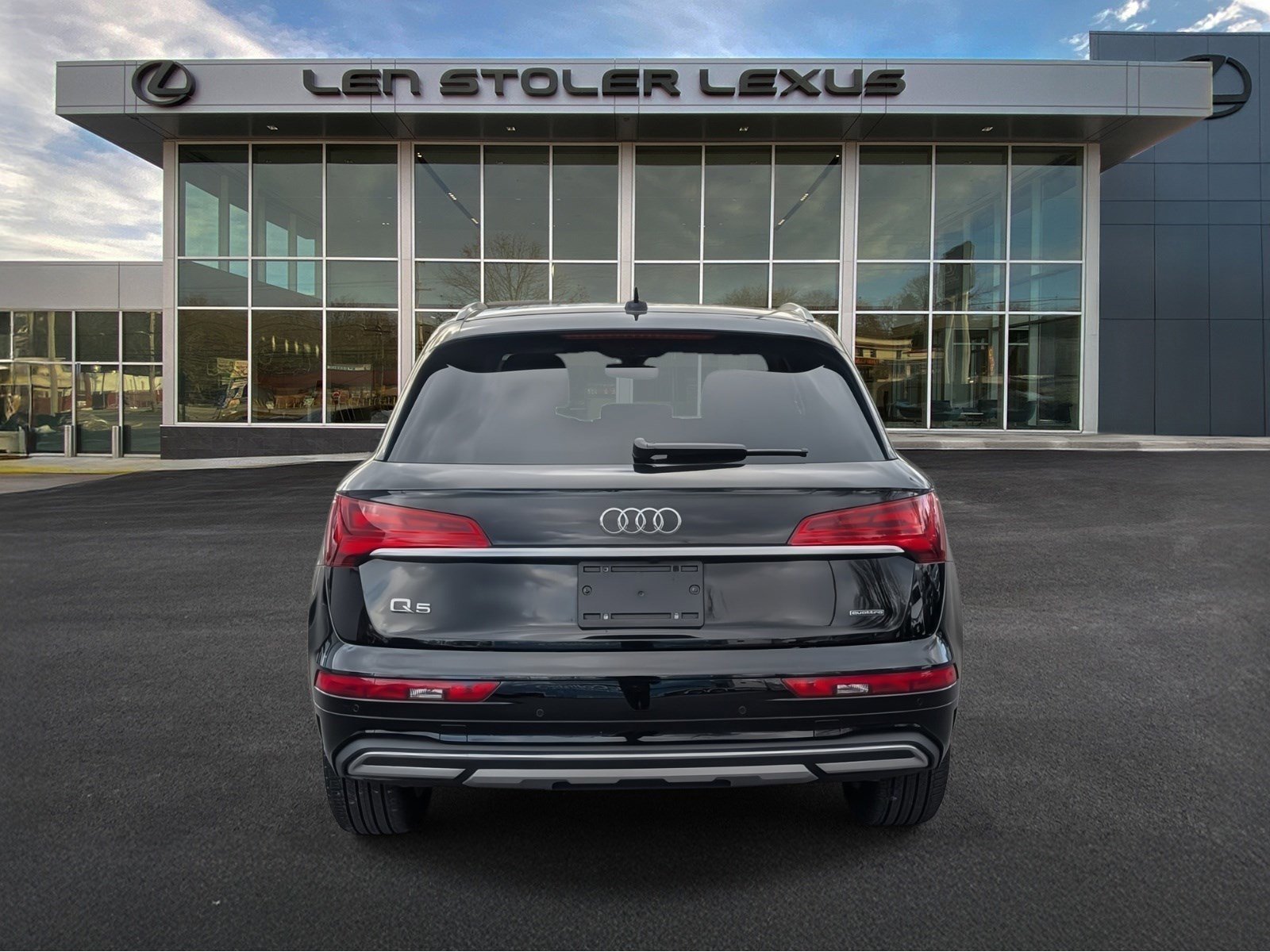 Used 2023 Audi Q5 2.0T Premium Plus w/ Premium Plus Package image 4