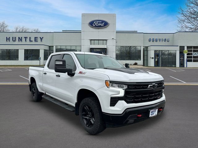 Used 2022 Chevrolet Silverado 1500 LT Trail Boss w/ Convenience Package II AWD/4WD image 3