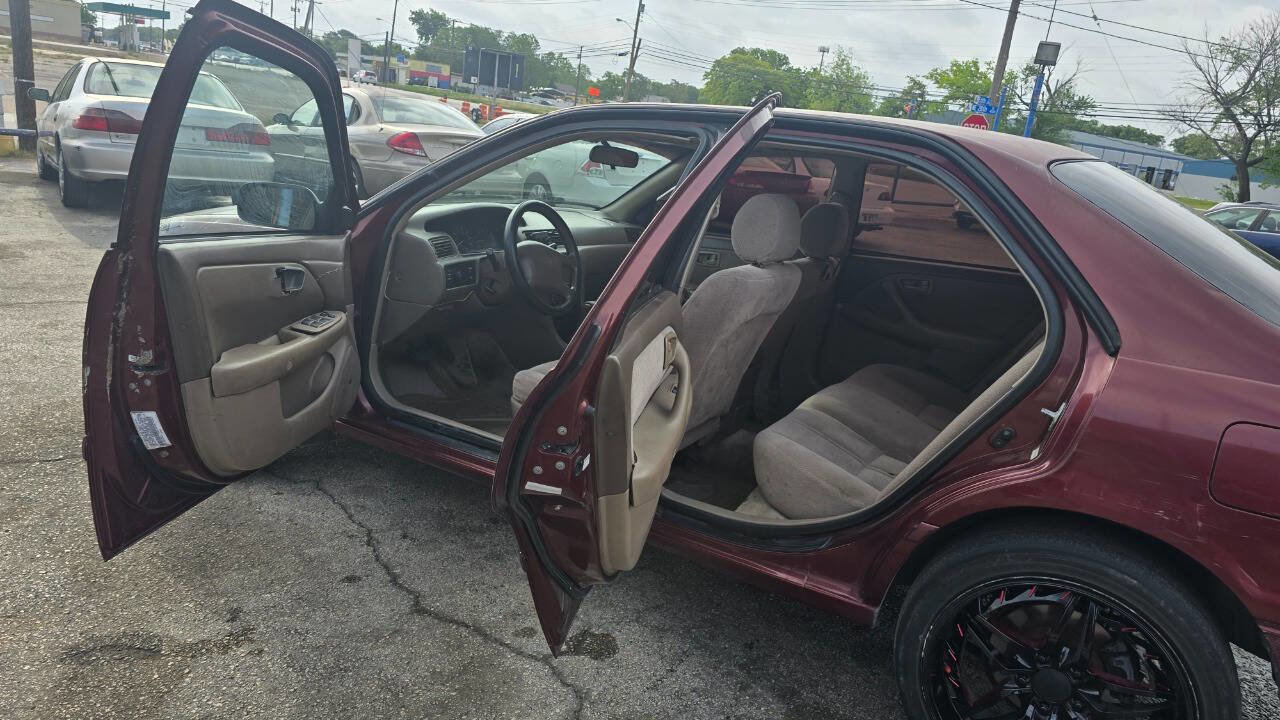 Used 2001 Toyota Camry LE FWD image 8