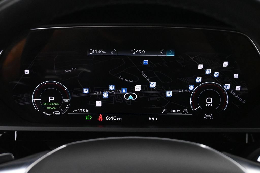 Used 2022 Audi e-tron Premium AWD/4WD image 31