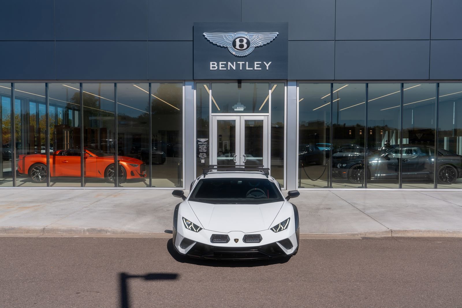 Used 2024 Lamborghini Huracan Sterrato image 4