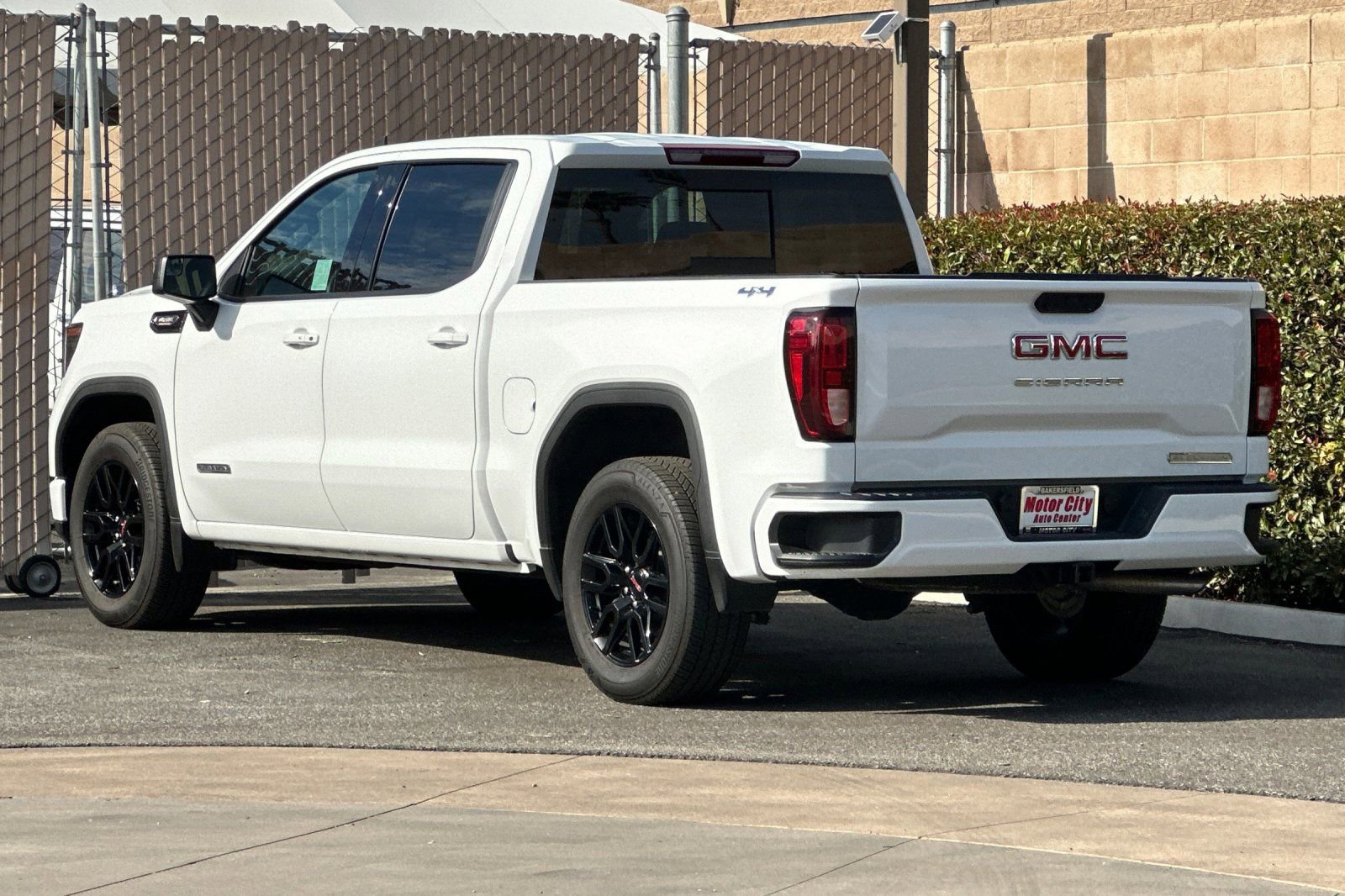 Certified 2025 GMC Sierra 1500 Elevation w/ Preferred Package image 6