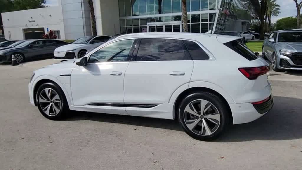Certified 2024 Audi Q8 e-tron Premium Plus AWD/4WD image 5