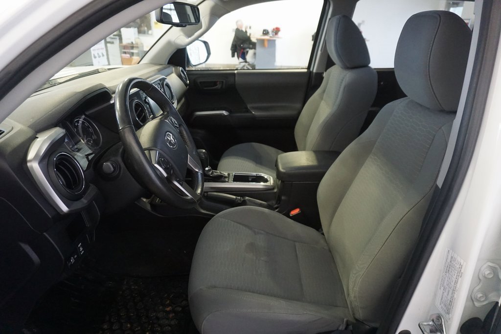 Used 2017 Toyota Tacoma SR5 image 17