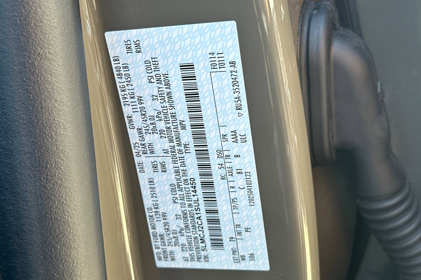 New 2025 Lincoln Corsair Reserve w/ Equipment Group 202A image 29