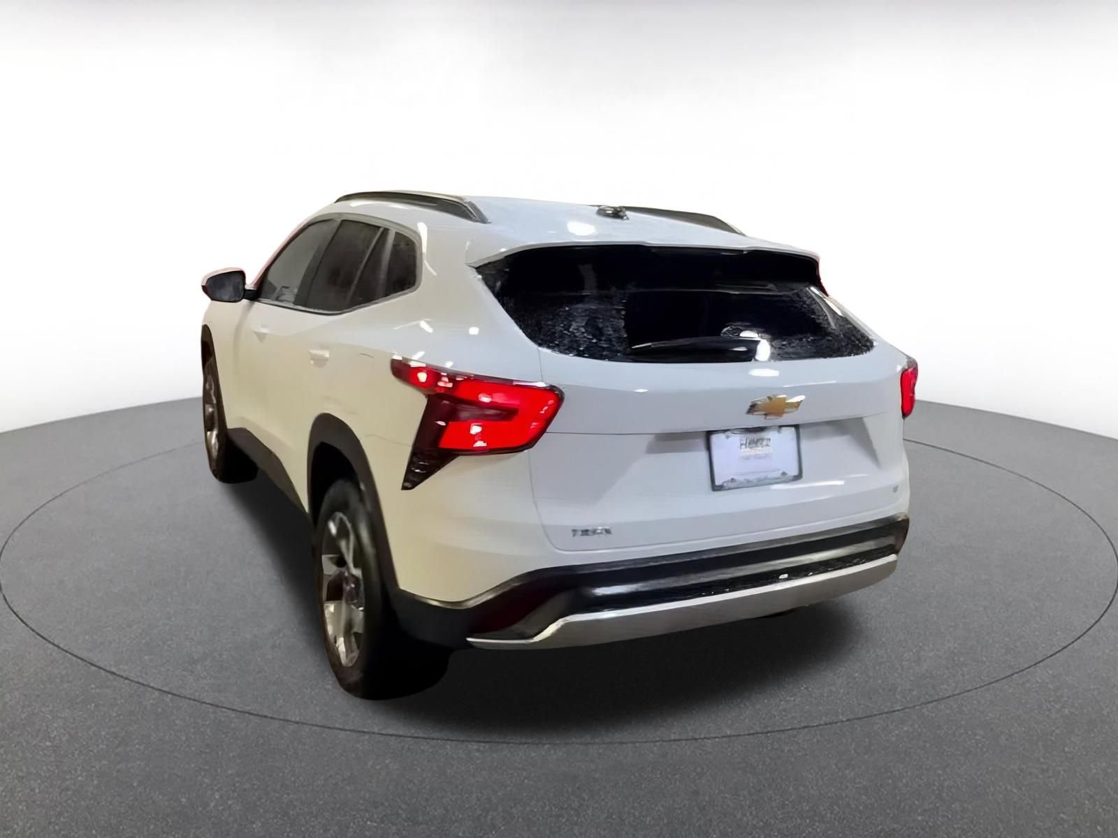 Used 2025 Chevrolet Trax LT image 14