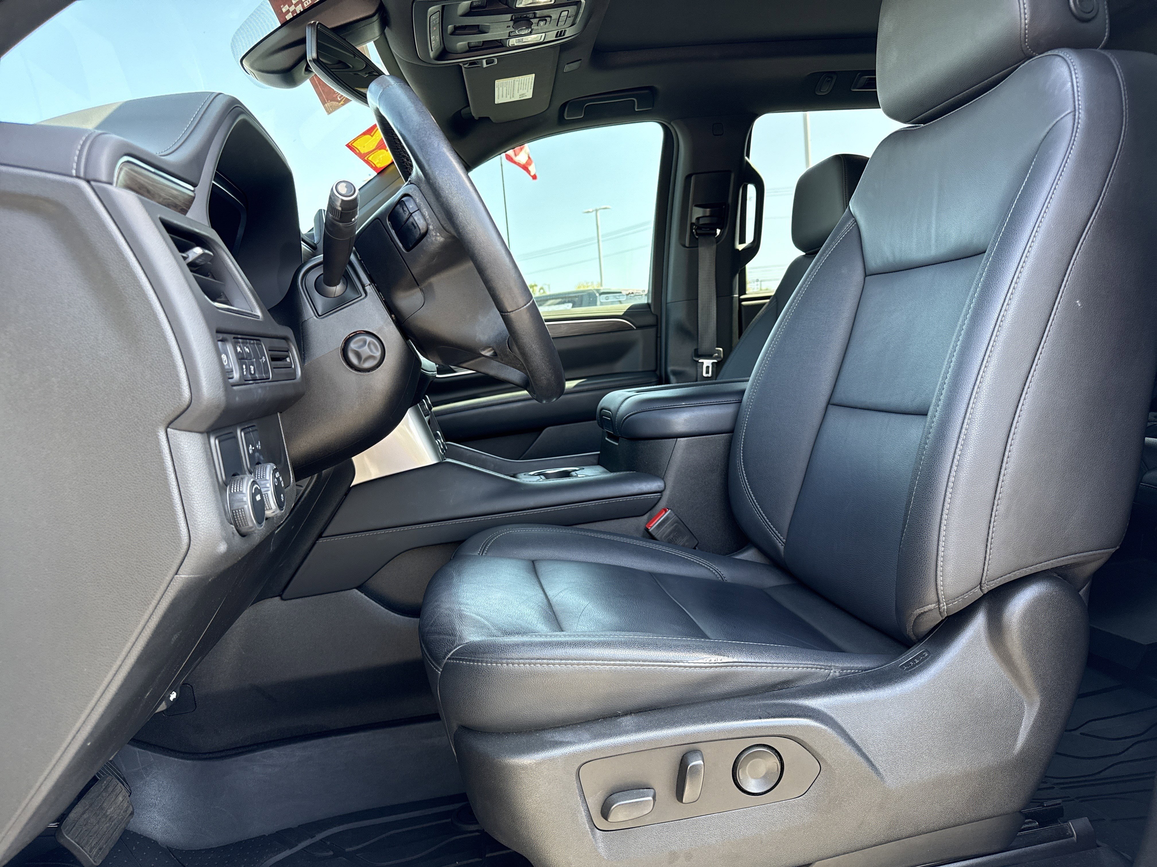 Used 2022 Chevrolet Tahoe LT w/ Luxury Package image 26