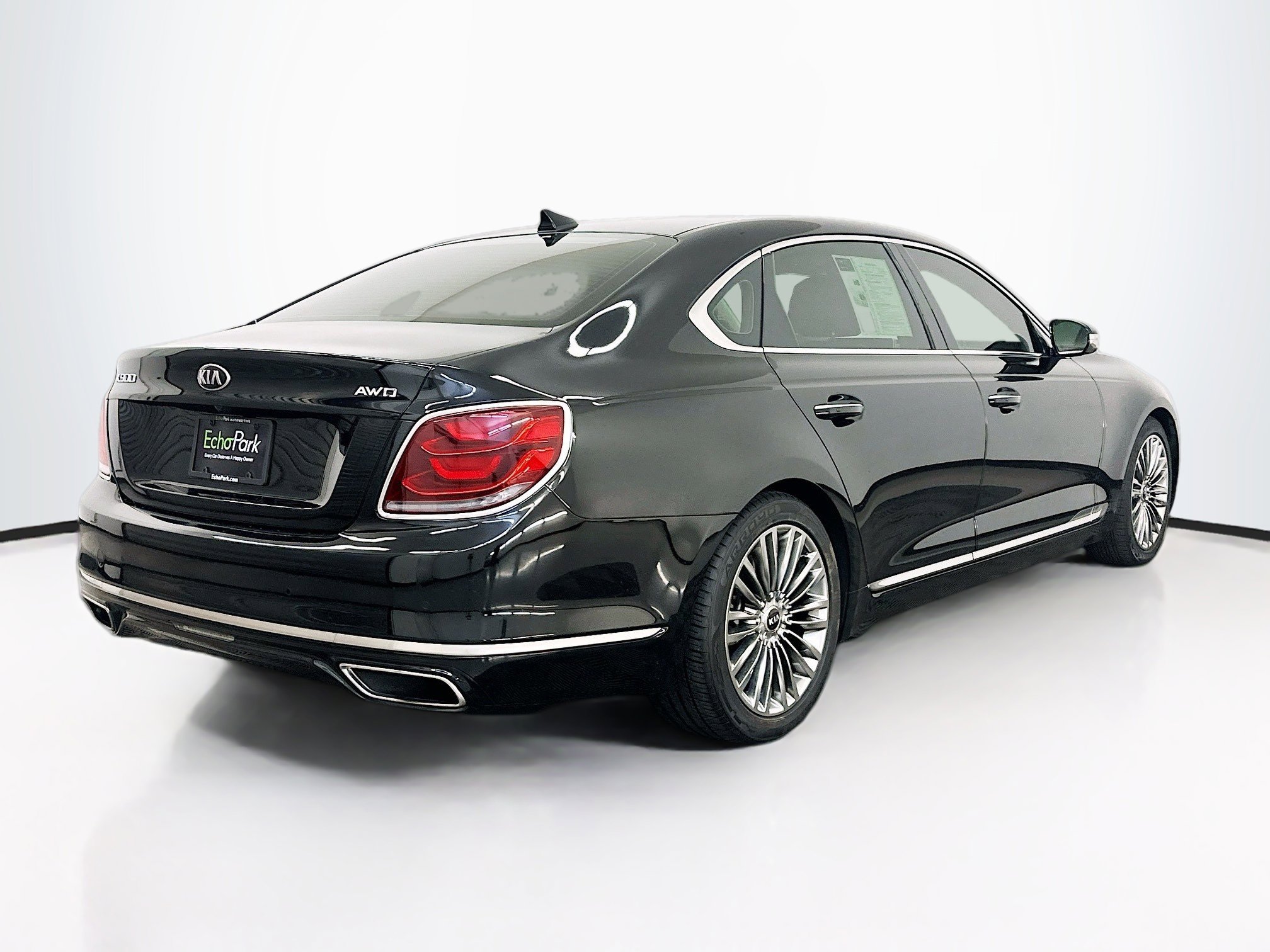 Used 2020 Kia K900 Luxury image 9