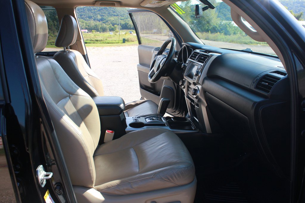 Used 2010 Toyota 4Runner Limited RWD image 34