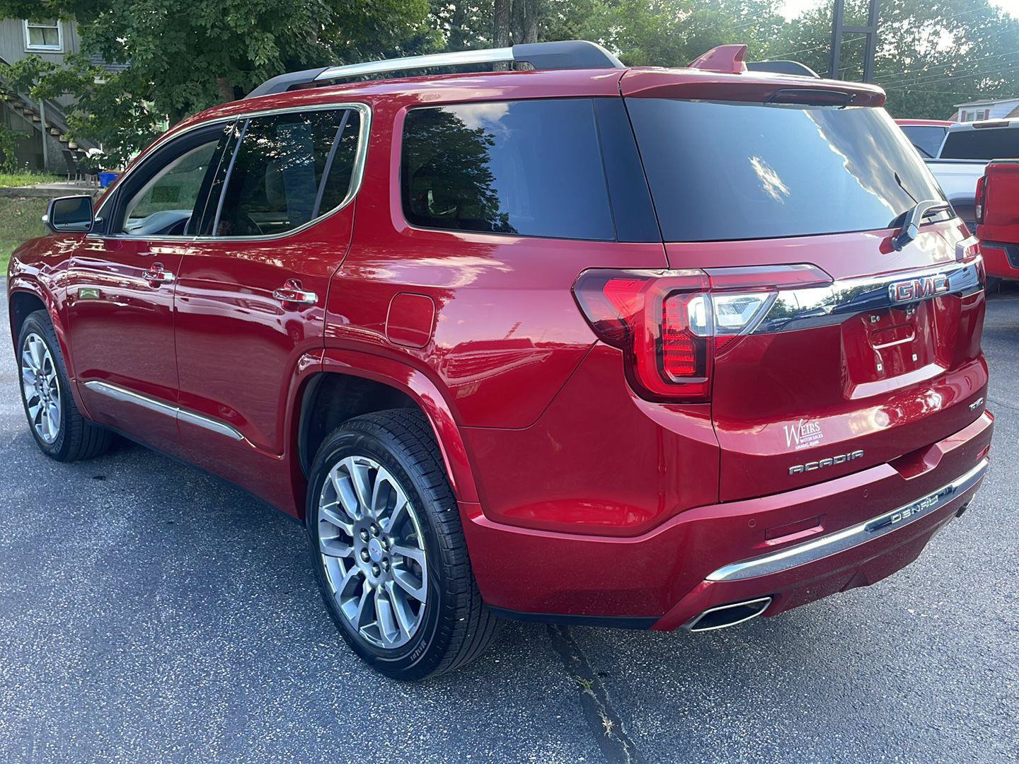 Used 2022 GMC Acadia Denali w/ Denali Ultimate Package AWD/4WD image 3