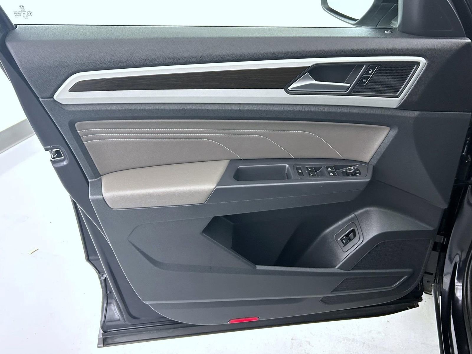 Used 2021 Volkswagen Atlas SE image 9