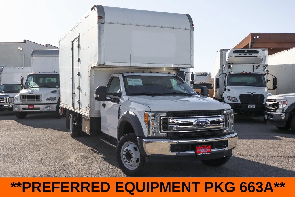 Used 2017 Ford F550 2WD Regular Cab Super Duty image 2