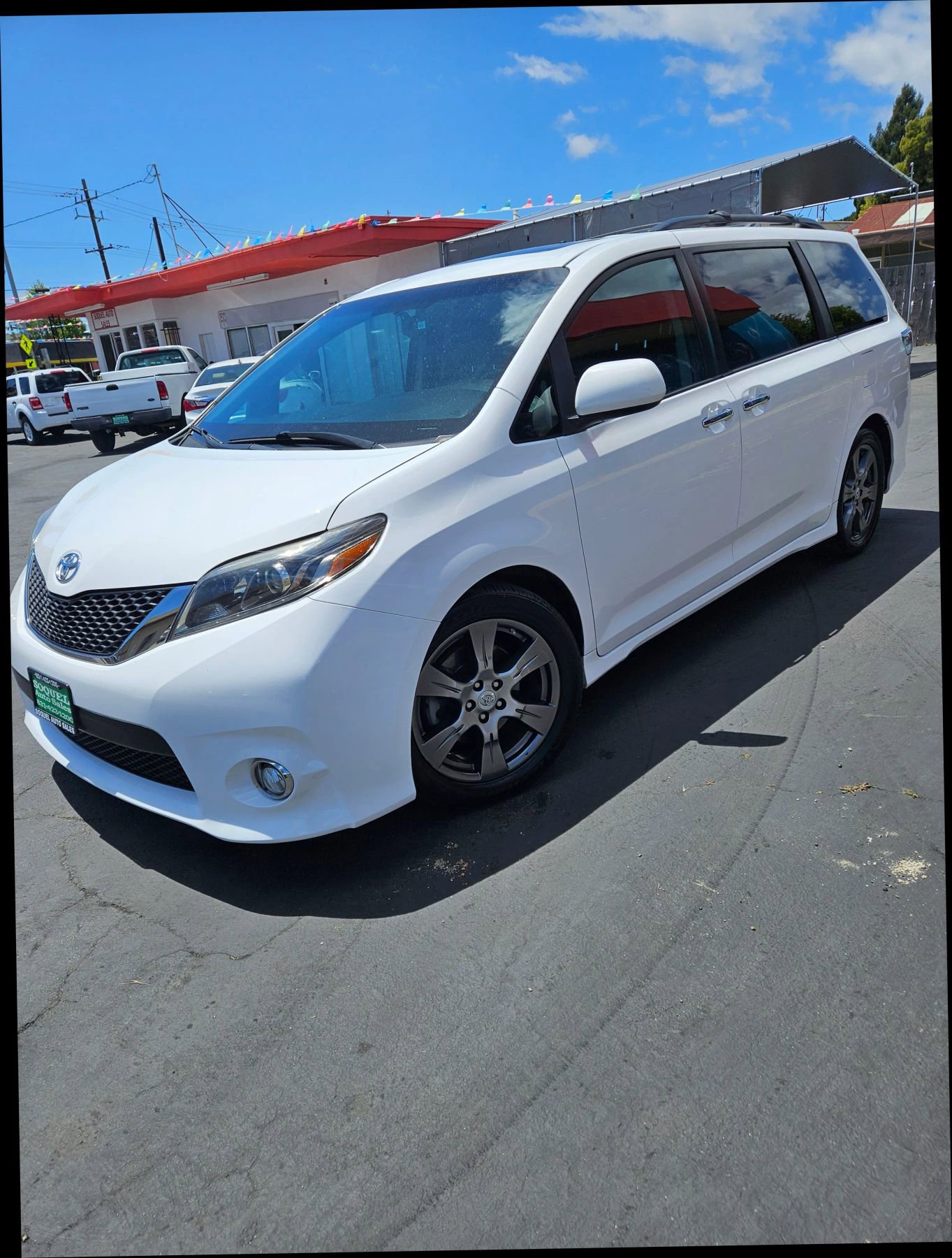 Used 2017 Toyota Sienna SE