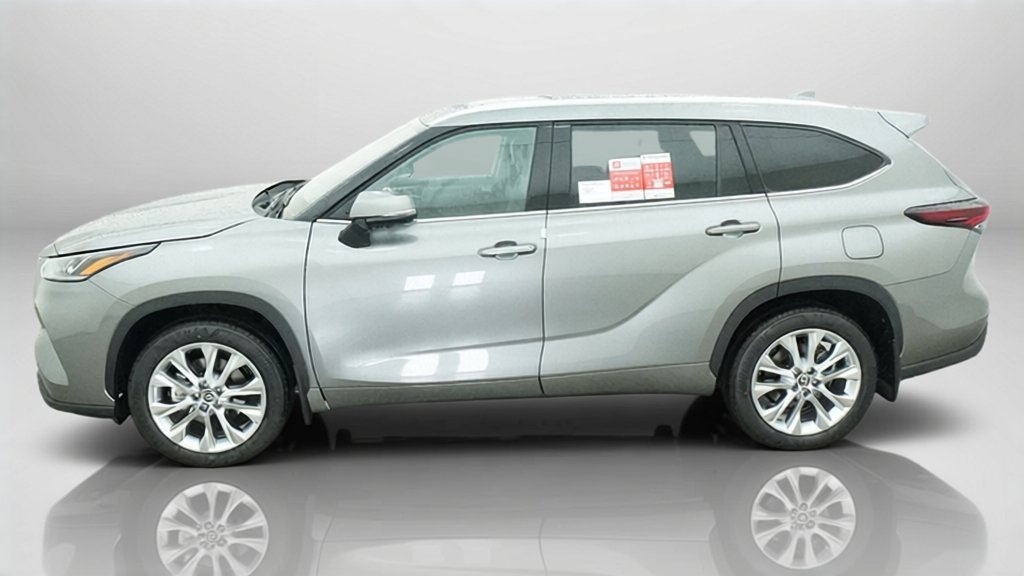 New 2026 Toyota Highlander Limited AWD/4WD image 2
