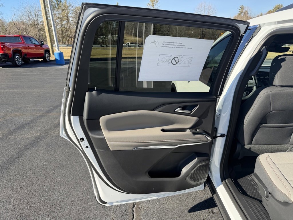 New 2026 Chevrolet Traverse LT w/ Driver Confidence Package image 28