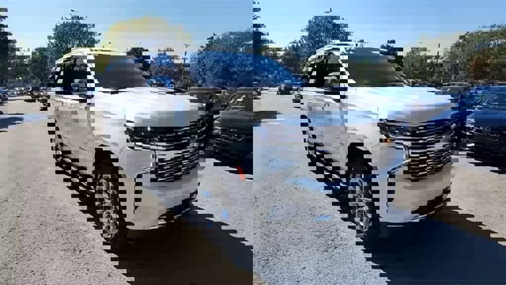 Used 2021 Chevrolet Suburban Premier image 2